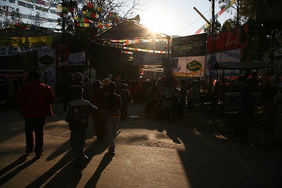 ネパールの遊園地ポカラ ダムサイドの入り口